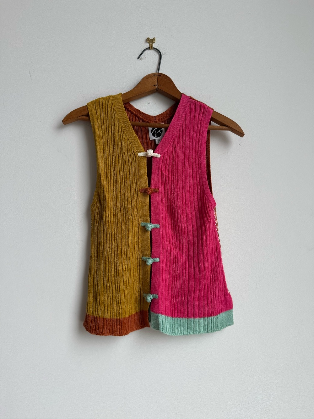 YAN YAN KNIT - Colorblock Rib Knit Vest / Top